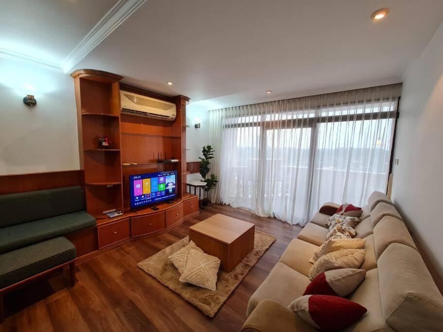 Lovely Waterfront Riverbank Suite With Pool A2 Kuching Dış mekan fotoğraf